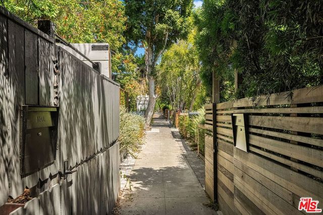 845 Amoroso Place, Los Angeles, CA 90291