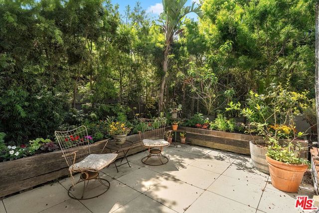 845 Amoroso Place, Los Angeles, CA 90291