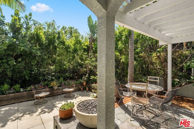 845 Amoroso Place, Los Angeles, CA 90291