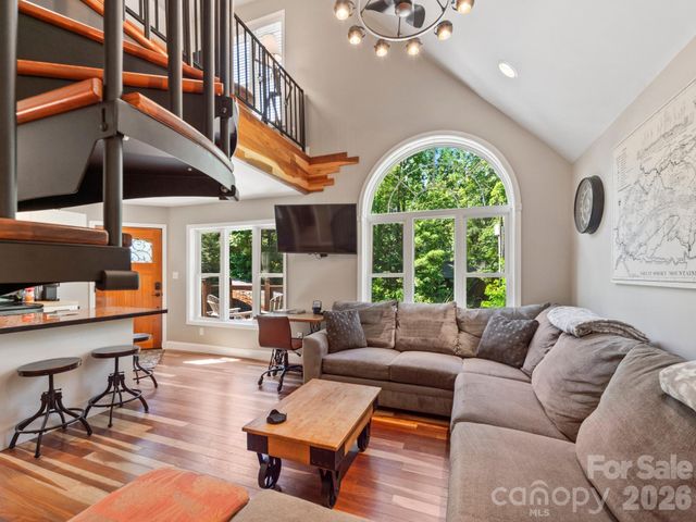 154 Dogwood Drive, Weaverville, NC 28787