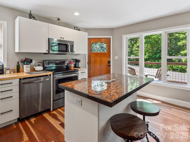 154 Dogwood Drive, Weaverville, NC 28787