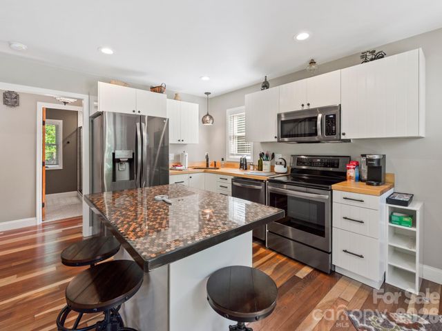 154 Dogwood Drive, Weaverville, NC 28787