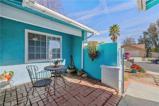 27061 Alabastro, Valencia, CA 91354