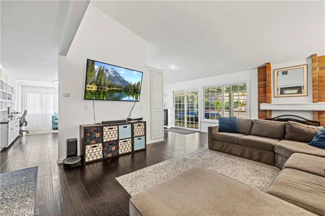 27061 Alabastro, Valencia, CA 91354