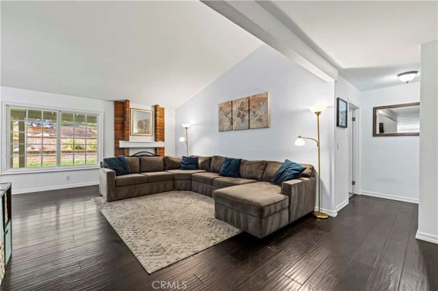 27061 Alabastro, Valencia, CA 91354