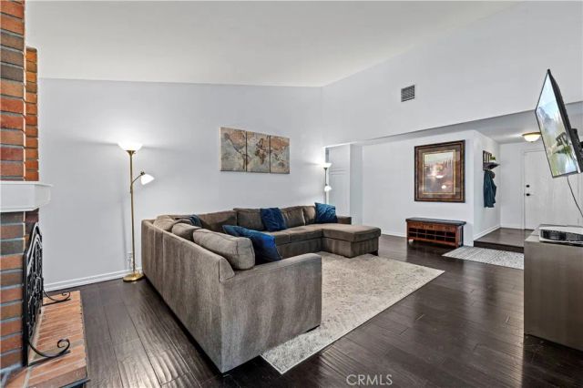 27061 Alabastro, Valencia, CA 91354