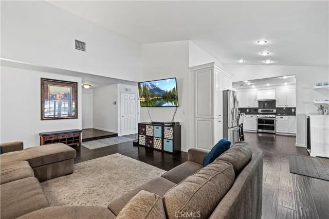 27061 Alabastro, Valencia, CA 91354