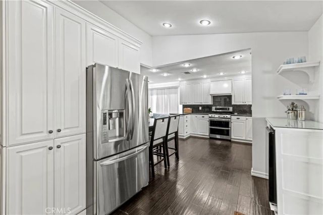 27061 Alabastro, Valencia, CA 91354