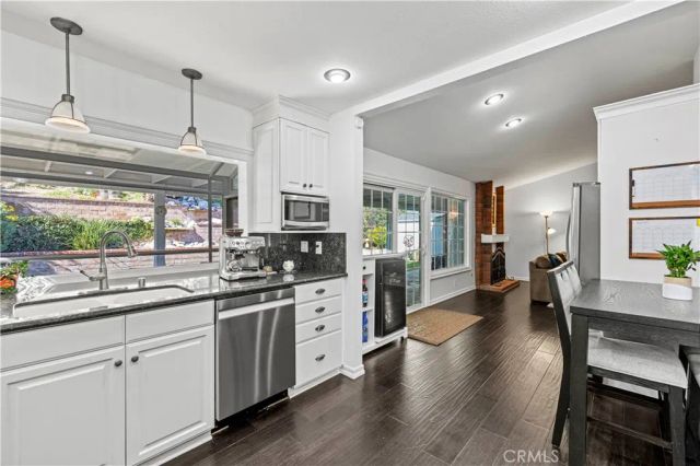 27061 Alabastro, Valencia, CA 91354