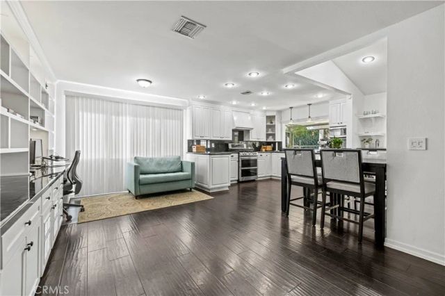 27061 Alabastro, Valencia, CA 91354