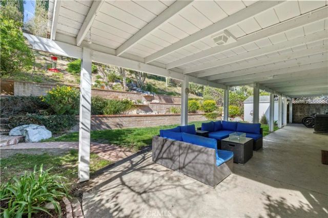 27061 Alabastro, Valencia, CA 91354