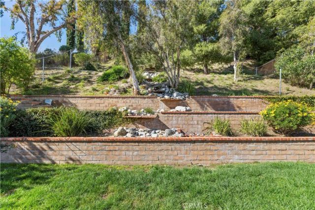 27061 Alabastro, Valencia, CA 91354