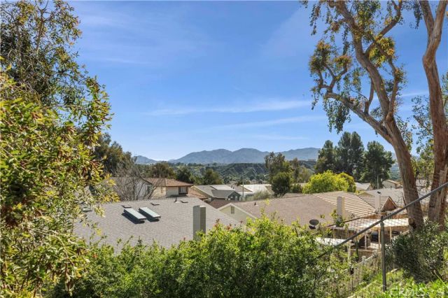 27061 Alabastro, Valencia, CA 91354