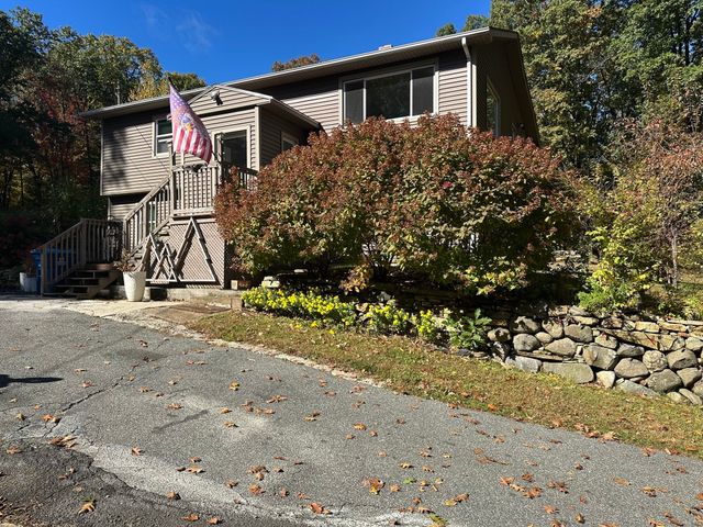 42 Hovey Road, Monson, MA 01057