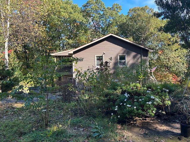 42 Hovey Road, Monson, MA 01057