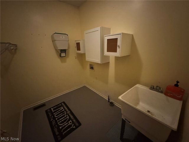 1965 Augusta Drive SE, Massillon, OH 44646