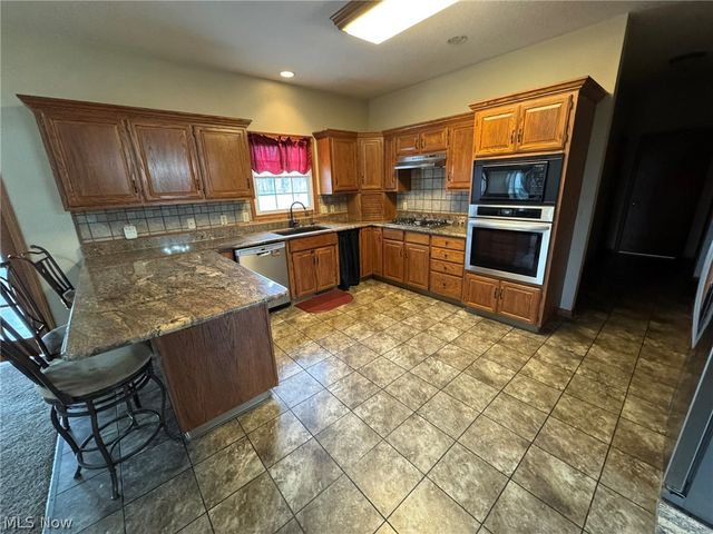 1965 Augusta Drive SE, Massillon, OH 44646