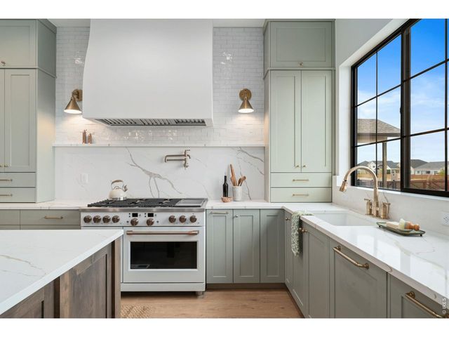 155 Boxwood Dr, Windsor, CO 80550