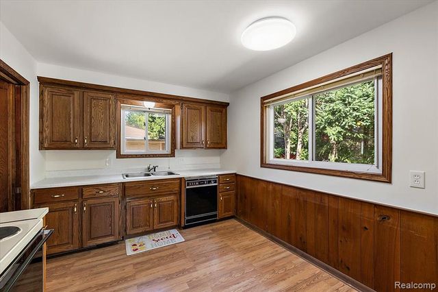 8628 Strom Drive, Sterling Heights, MI 48314