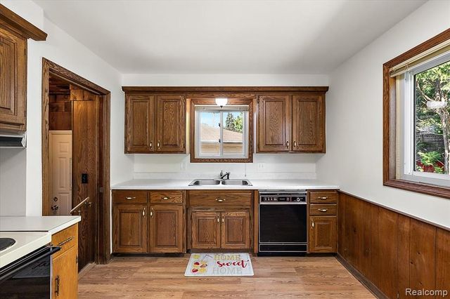 8628 Strom Drive, Sterling Heights, MI 48314