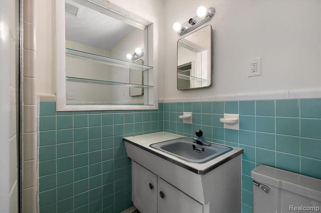 8628 Strom Drive, Sterling Heights, MI 48314