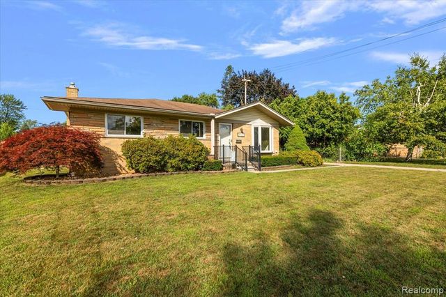 8628 Strom Drive, Sterling Heights, MI 48314