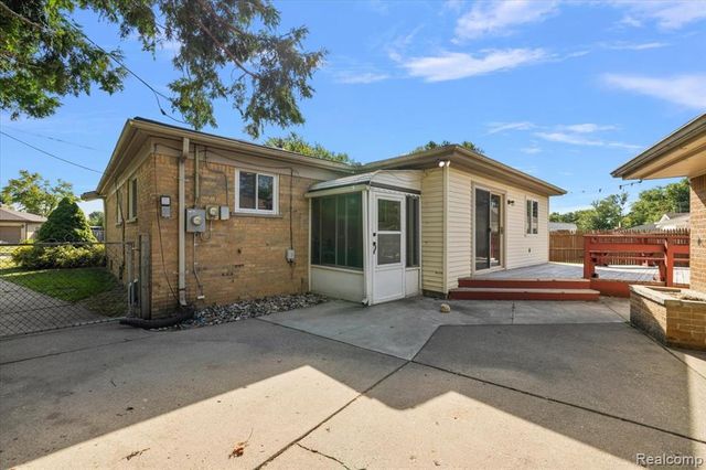 8628 Strom Drive, Sterling Heights, MI 48314