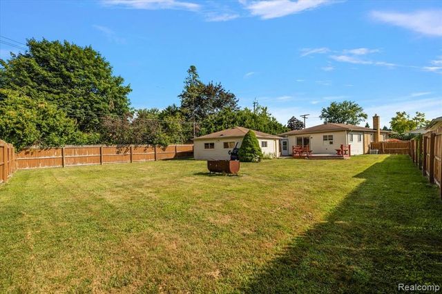 8628 Strom Drive, Sterling Heights, MI 48314