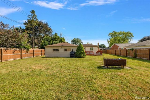 8628 Strom Drive, Sterling Heights, MI 48314