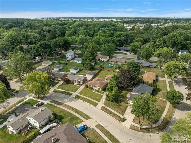 8628 Strom Drive, Sterling Heights, MI 48314