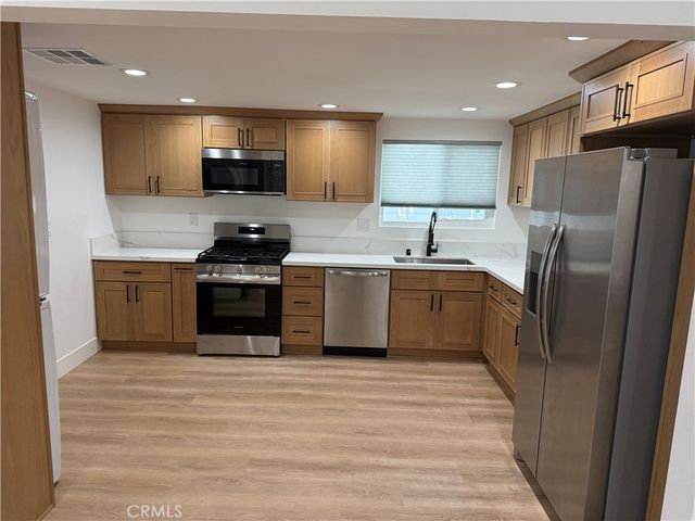 1395 A 3rd, La Verne, CA 91750