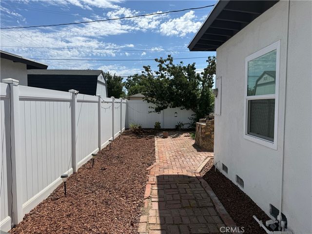 1395 A 3rd, La Verne, CA 91750