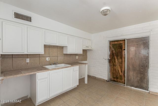 1604 N 9th, Tucson, AZ 85705