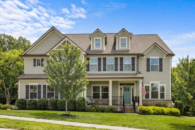 7017 Farm Field Dr, College Grove, TN 37046