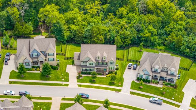 7017 Farm Field Dr, College Grove, TN 37046