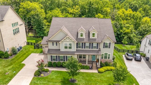 7017 Farm Field Dr, College Grove, TN 37046