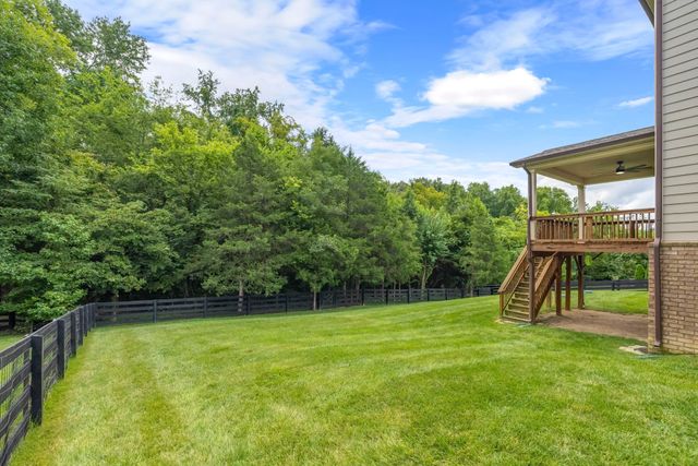 7017 Farm Field Dr, College Grove, TN 37046