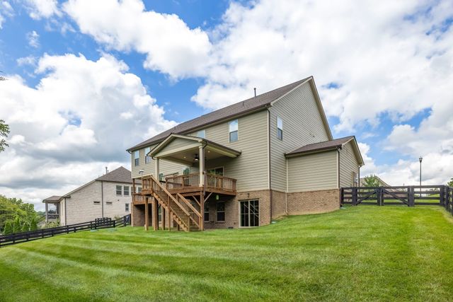 7017 Farm Field Dr, College Grove, TN 37046