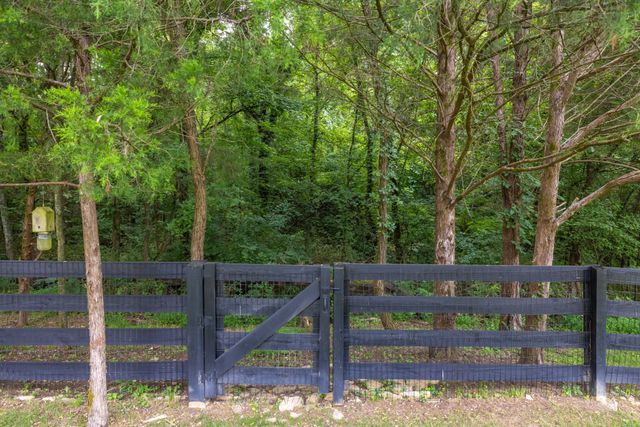 7017 Farm Field Dr, College Grove, TN 37046
