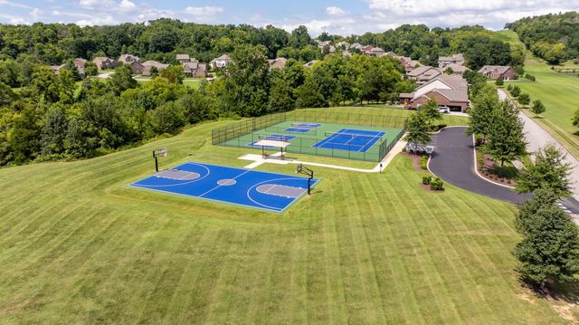 7017 Farm Field Dr, College Grove, TN 37046