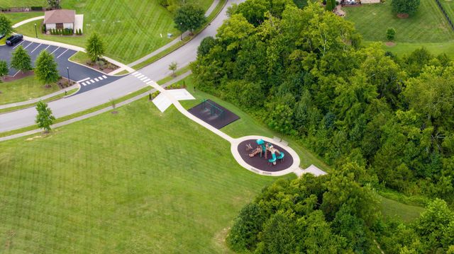 7017 Farm Field Dr, College Grove, TN 37046