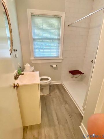 509 Wales Dr, Highland Springs, VA 23075
