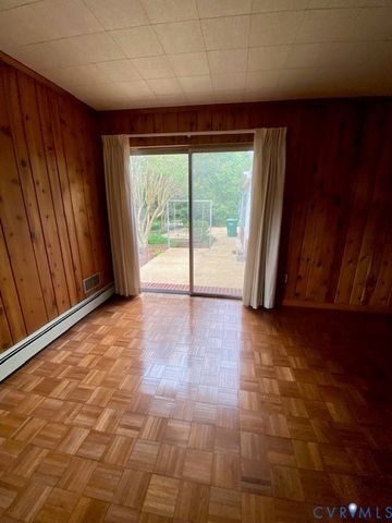 509 Wales Dr, Highland Springs, VA 23075