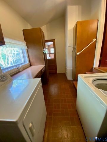 509 Wales Dr, Highland Springs, VA 23075