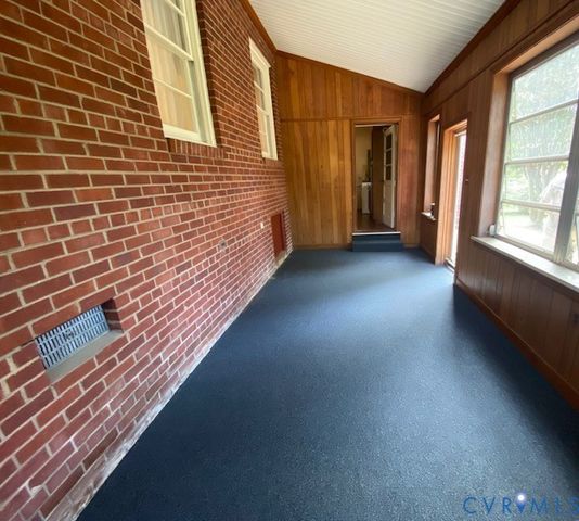 509 Wales Dr, Highland Springs, VA 23075