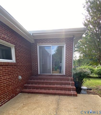509 Wales Dr, Highland Springs, VA 23075