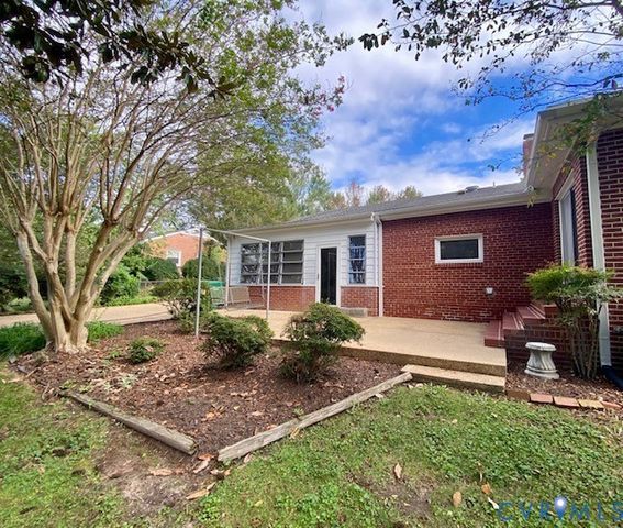509 Wales Dr, Highland Springs, VA 23075