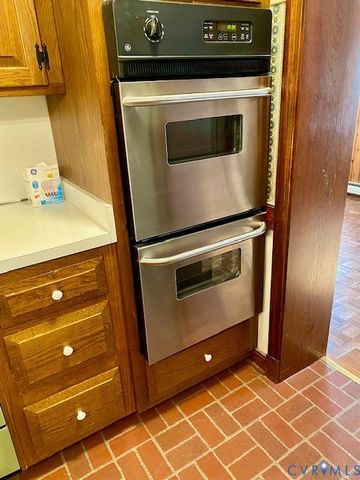 509 Wales Dr, Highland Springs, VA 23075