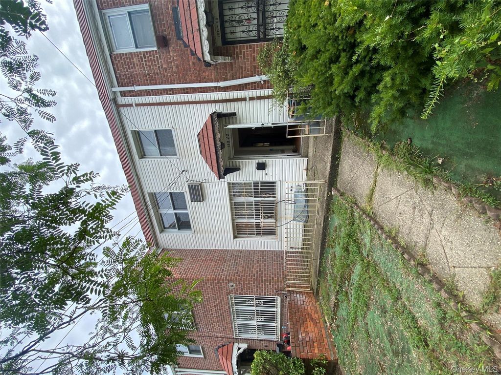 15062 Booth Memorial Avenue, Flushing, NY 11355