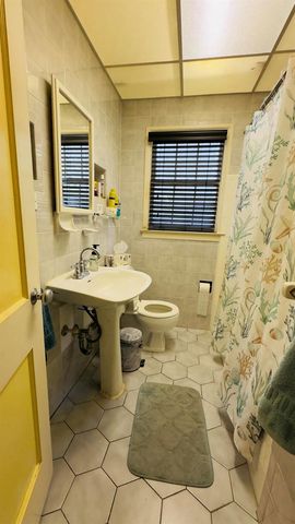 715 N PALMWAY, Lake Worth Beach, FL 33460